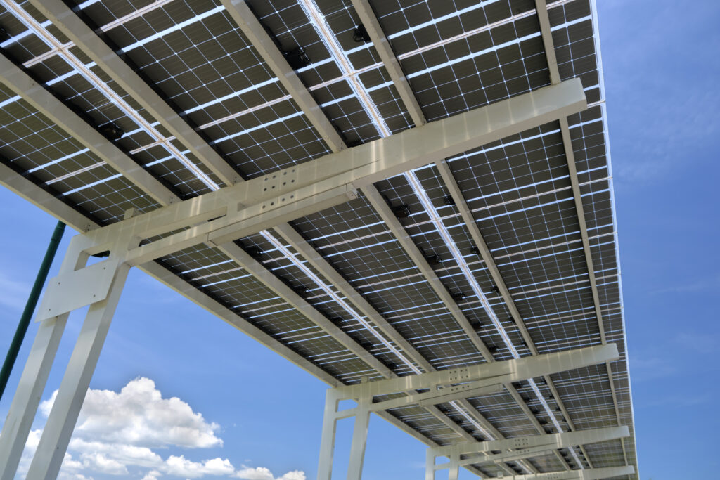 panneaux solaires industrie usine bâtiment