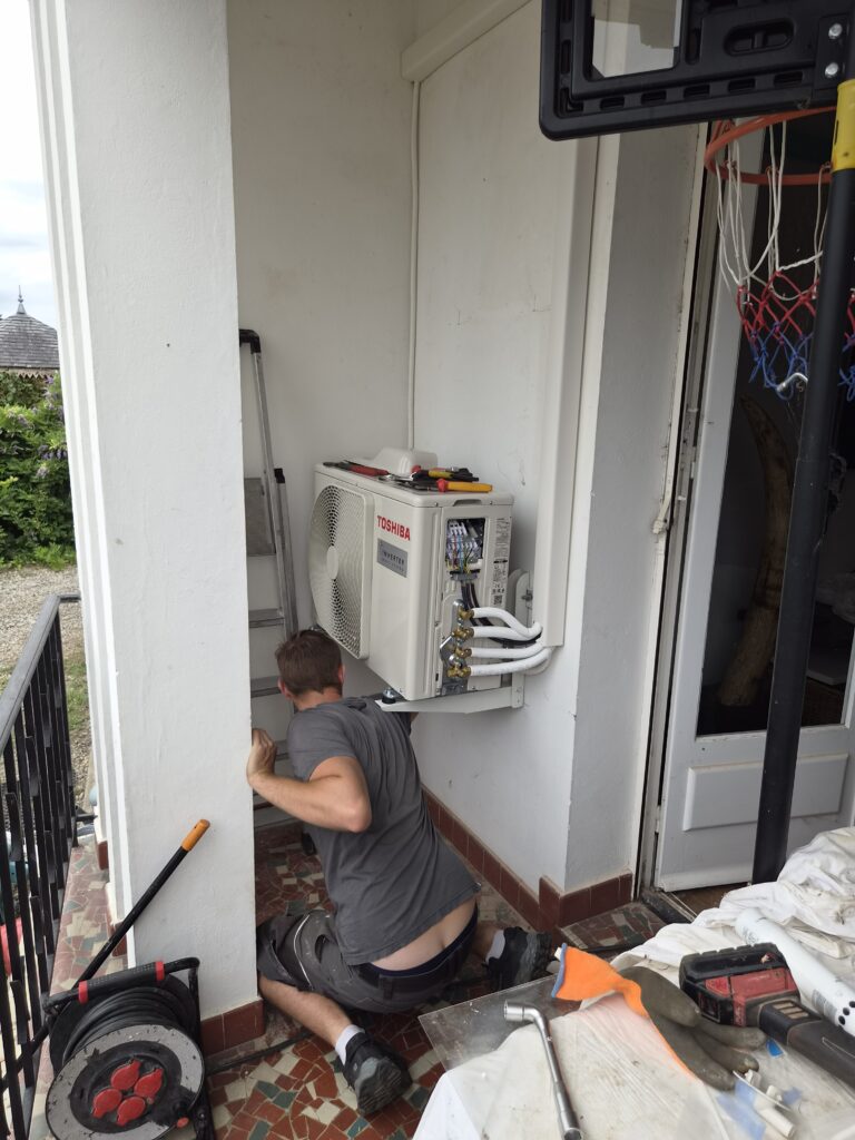 installation climatisation toshiba